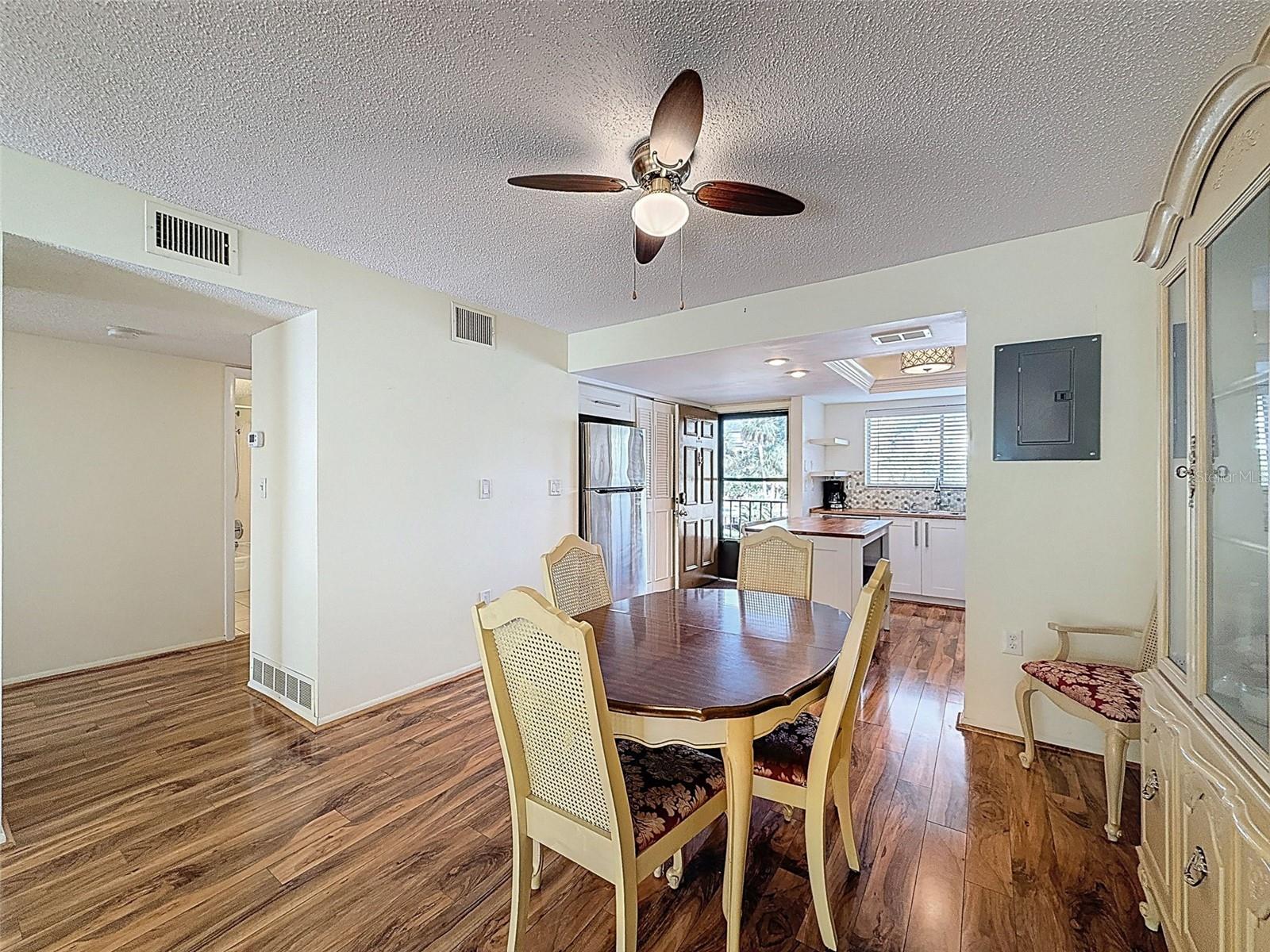 LAKE TARPON SAIL & TENNIS CLUB - Residential