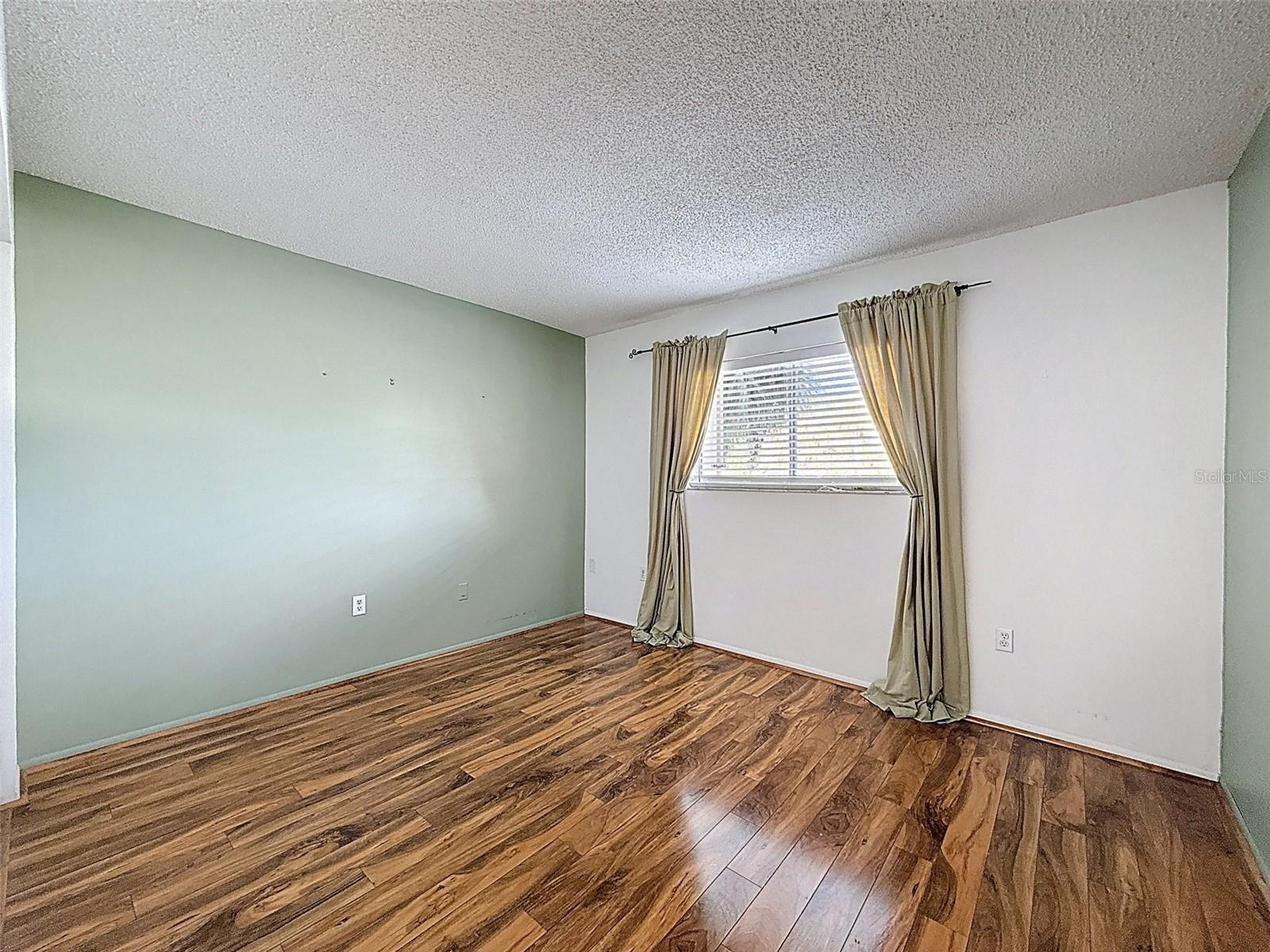 LAKE TARPON SAIL & TENNIS CLUB - Residential