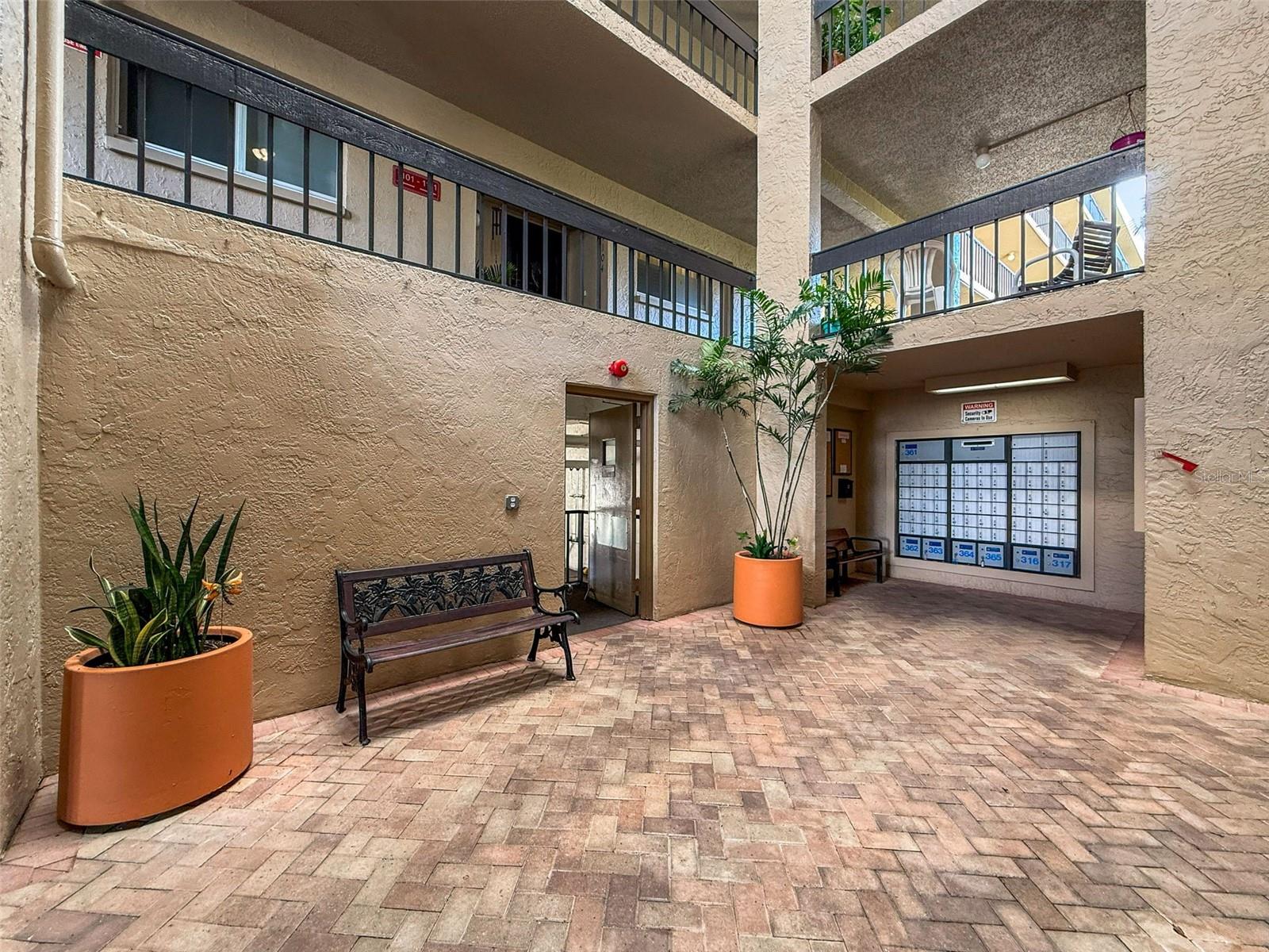 LAKE TARPON SAIL & TENNIS CLUB - Residential