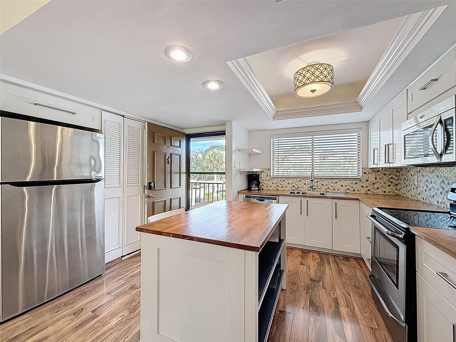 LAKE TARPON SAIL & TENNIS CLUB - Residential