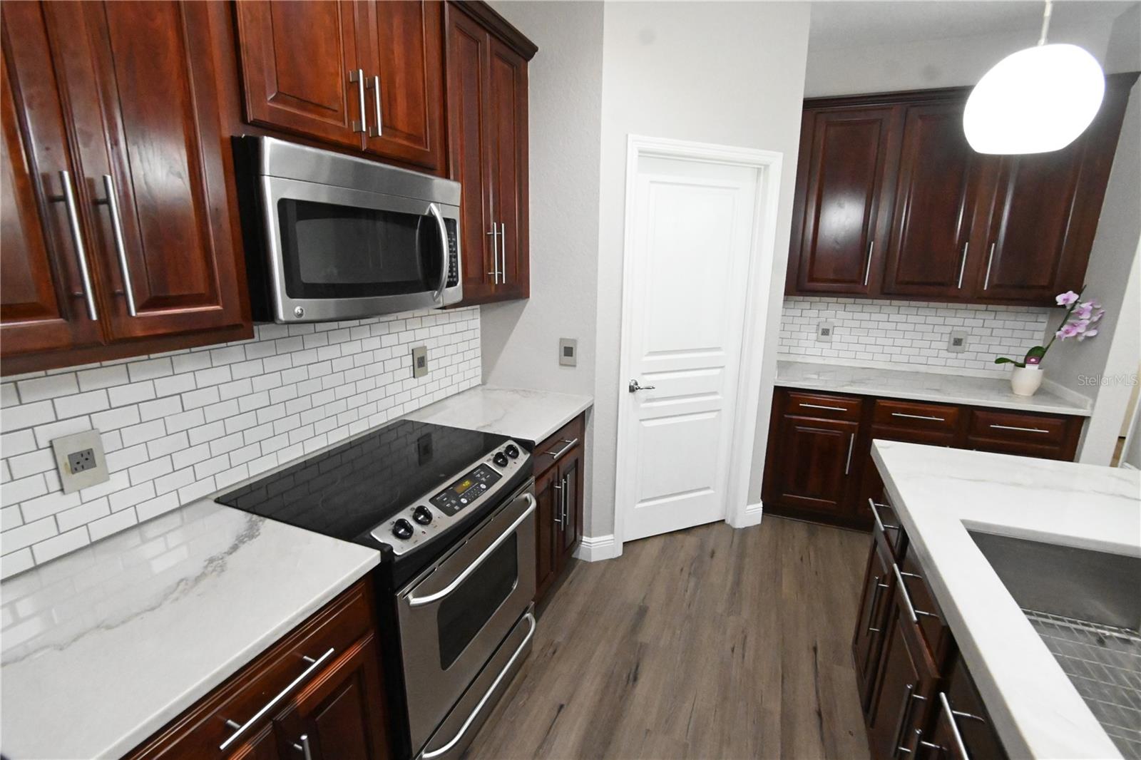 LAKE SAWYER SOUTH PH 03 - Residential Lease