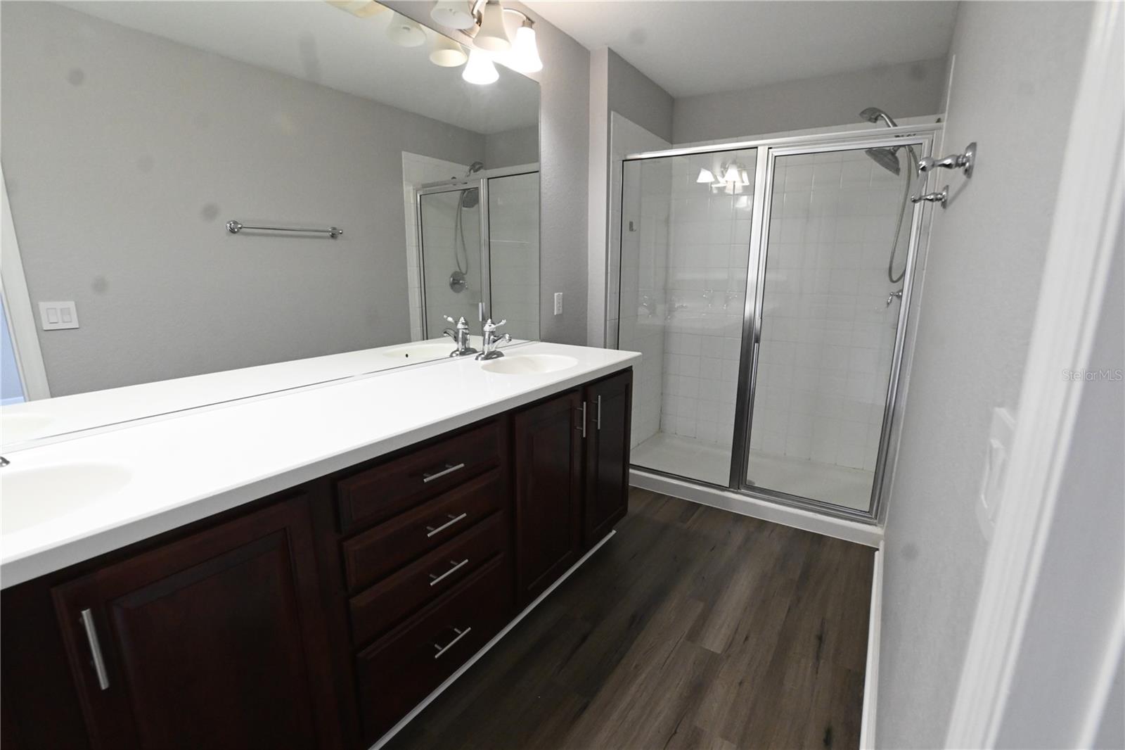 LAKE SAWYER SOUTH PH 03 - Residential Lease