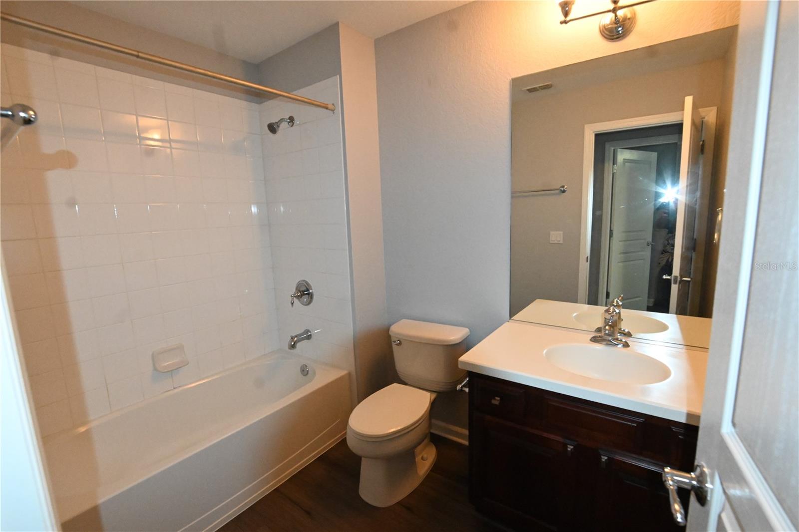 LAKE SAWYER SOUTH PH 03 - Residential Lease