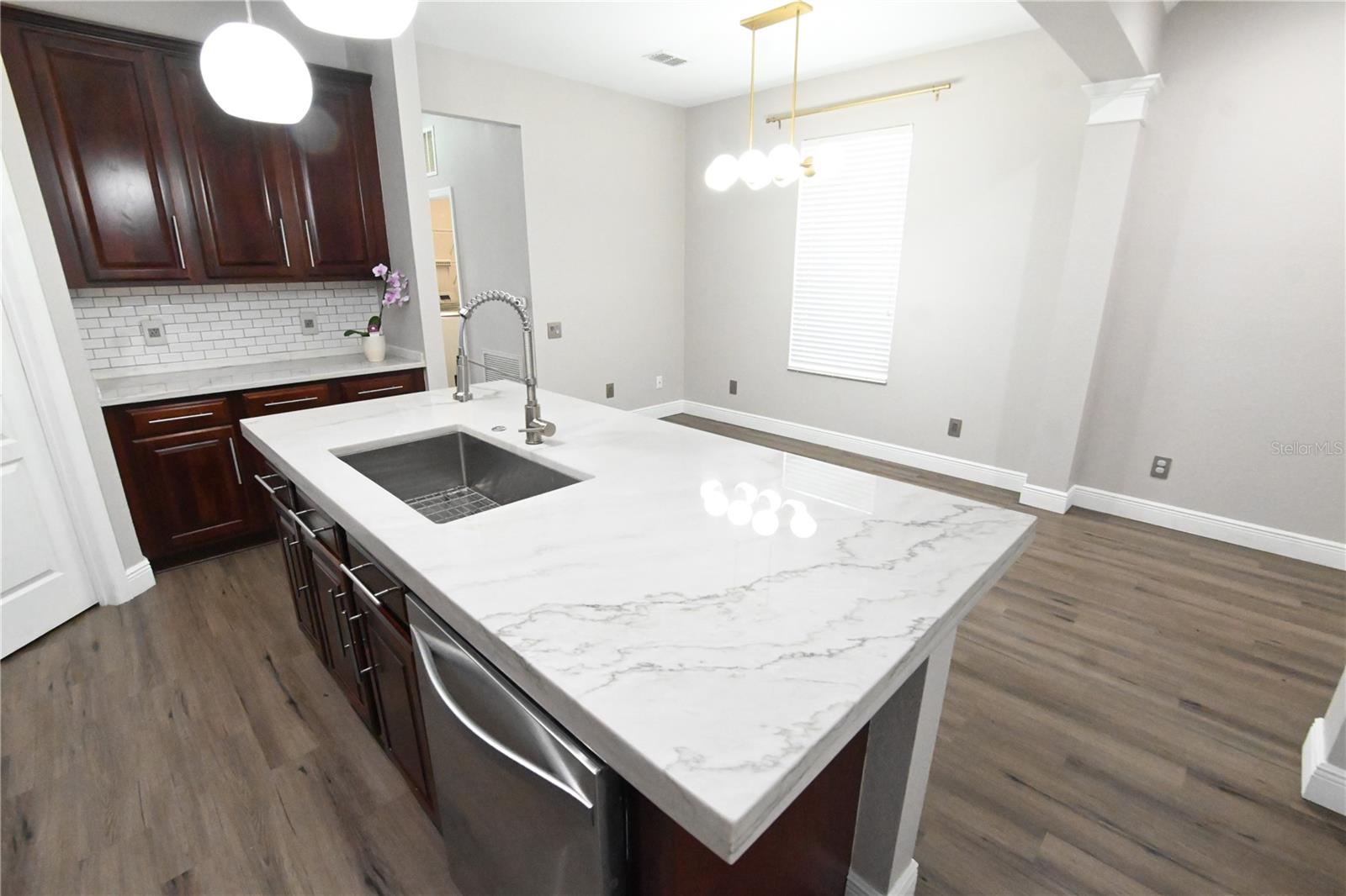LAKE SAWYER SOUTH PH 03 - Residential Lease