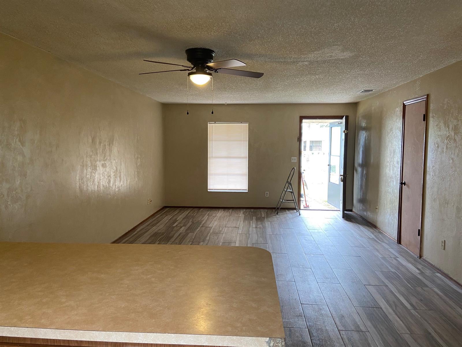 Florida Shores 01 - Residential Lease