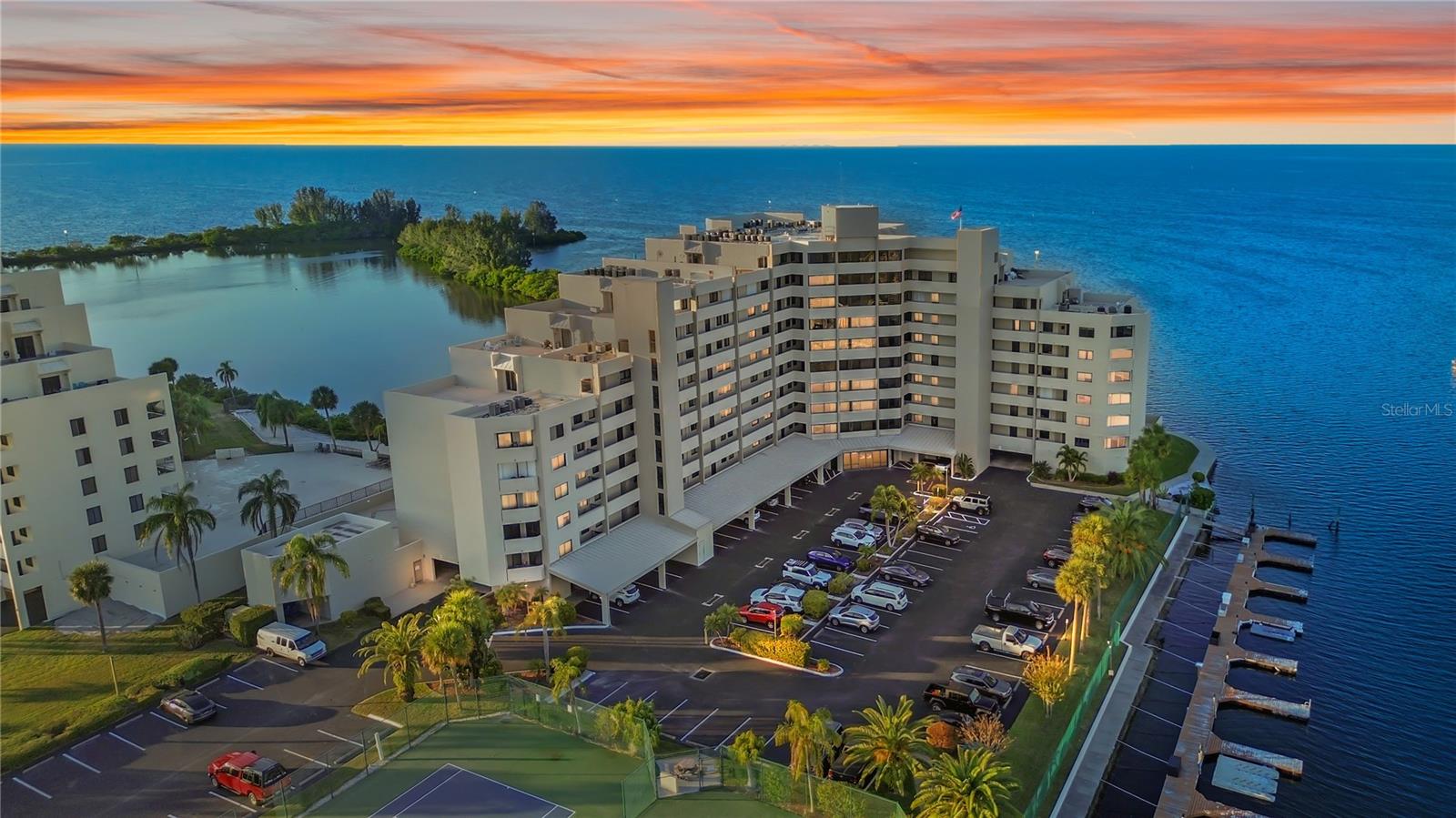 GULF ISLAND BCH & TENNIS CLUB - Residential