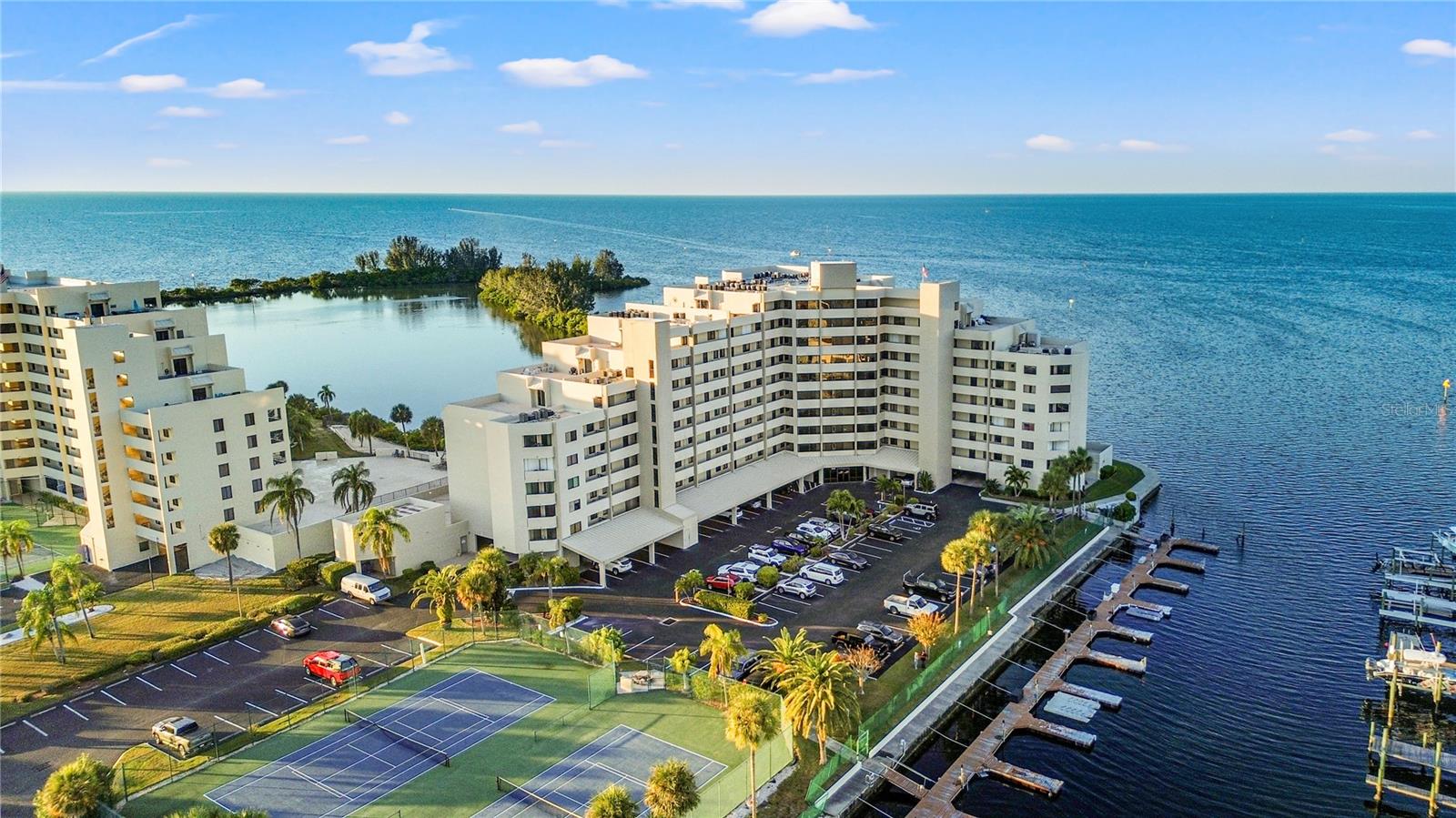 GULF ISLAND BCH & TENNIS CLUB - Residential