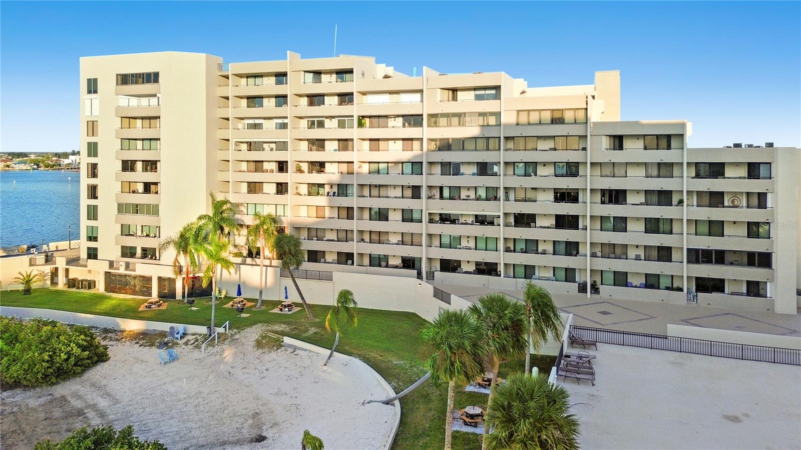 GULF ISLAND BCH & TENNIS CLUB - Residential