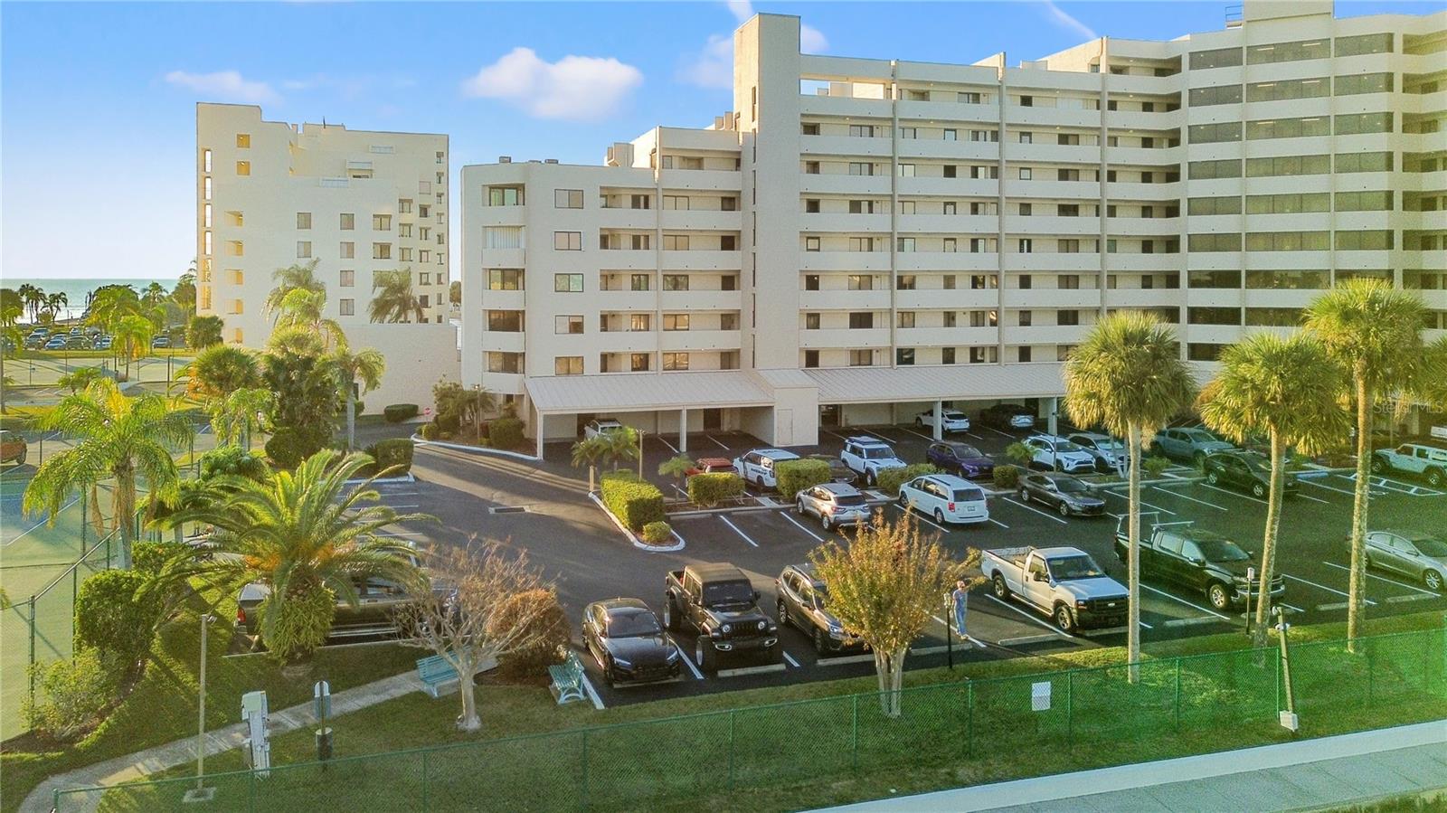 GULF ISLAND BCH & TENNIS CLUB - Residential