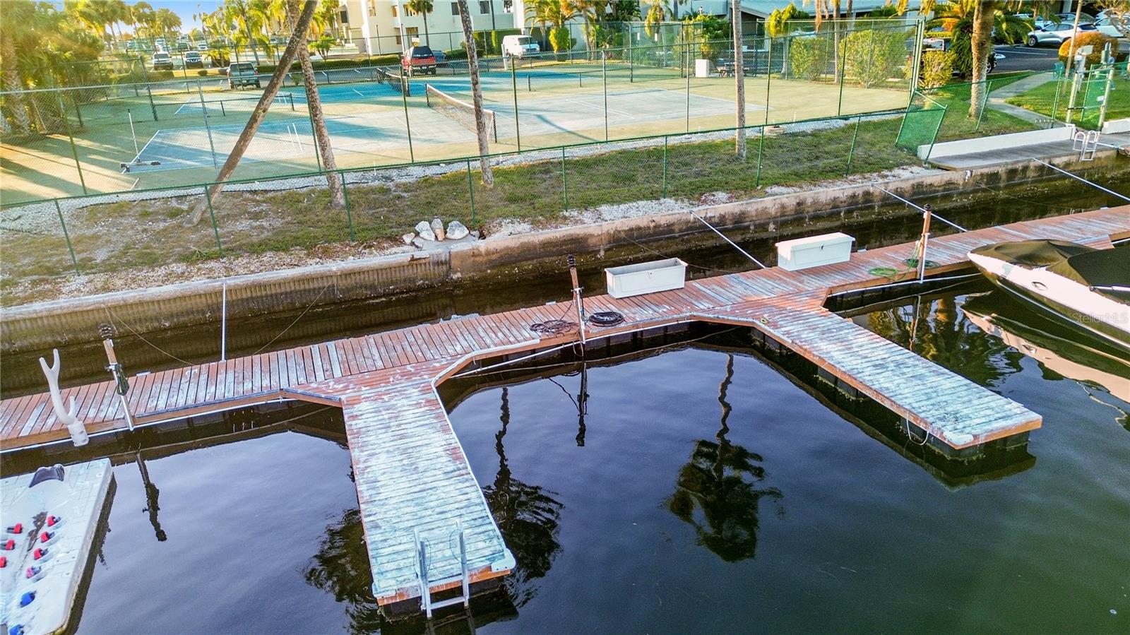 GULF ISLAND BCH & TENNIS CLUB - Residential