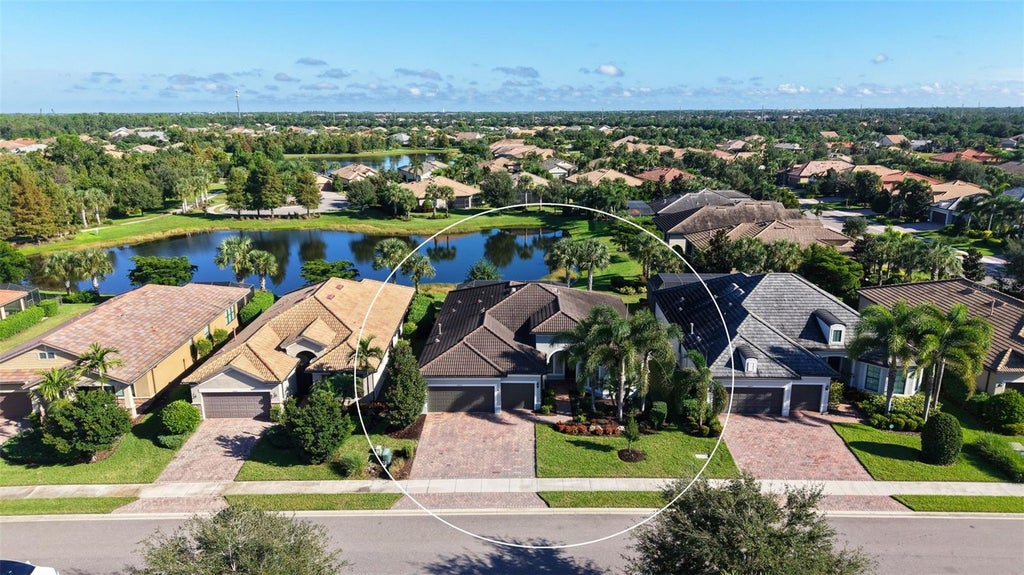 Photo of 16925 Pelham Place, Bradenton, FL 34202 (MLS # A4710294)