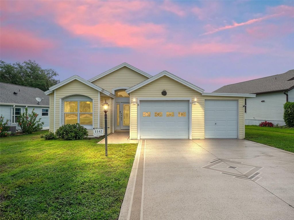 Photo of 1142 W Boone Court, The Villages, FL 32159 (MLS # G5098404)
