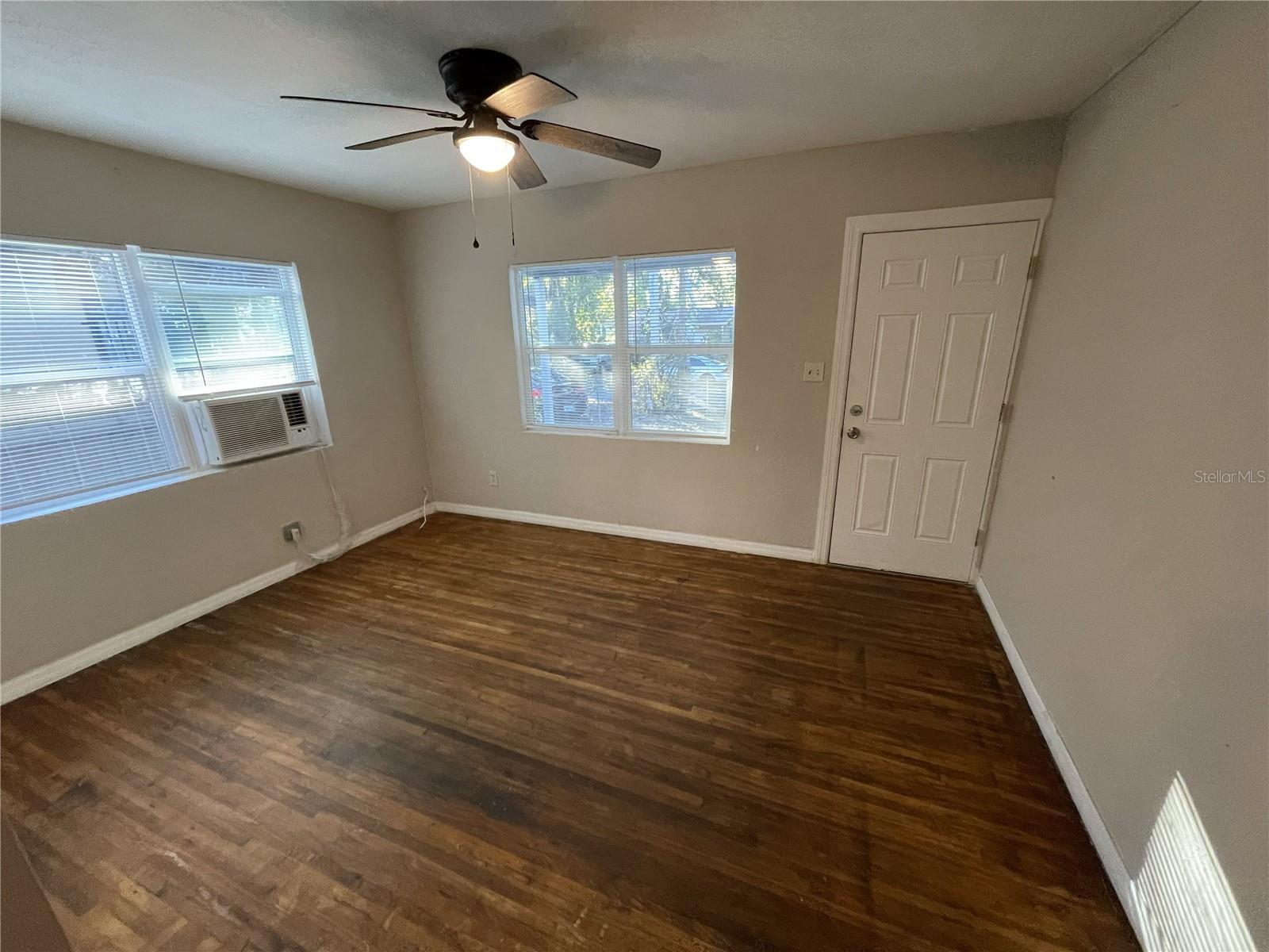 2911 N WOODROW AVENUE