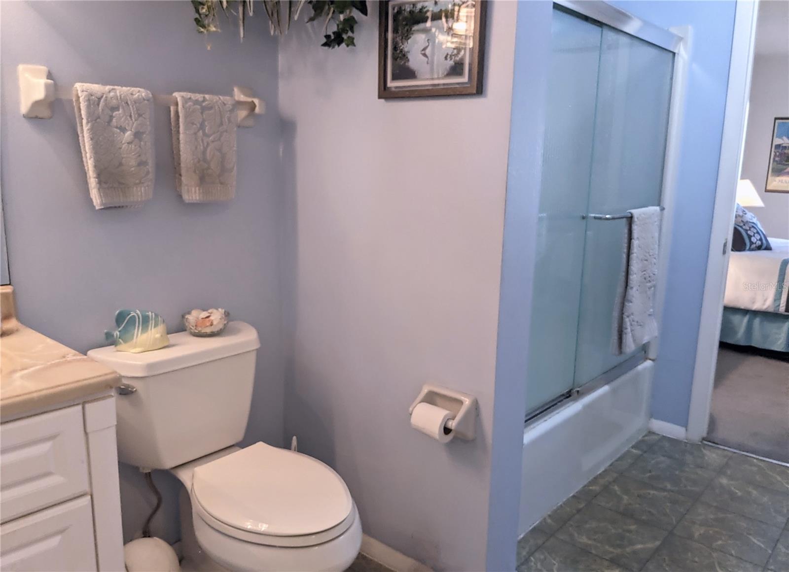 BAYSHORE ON THE LAKE APTS II SEC 3 - Residential