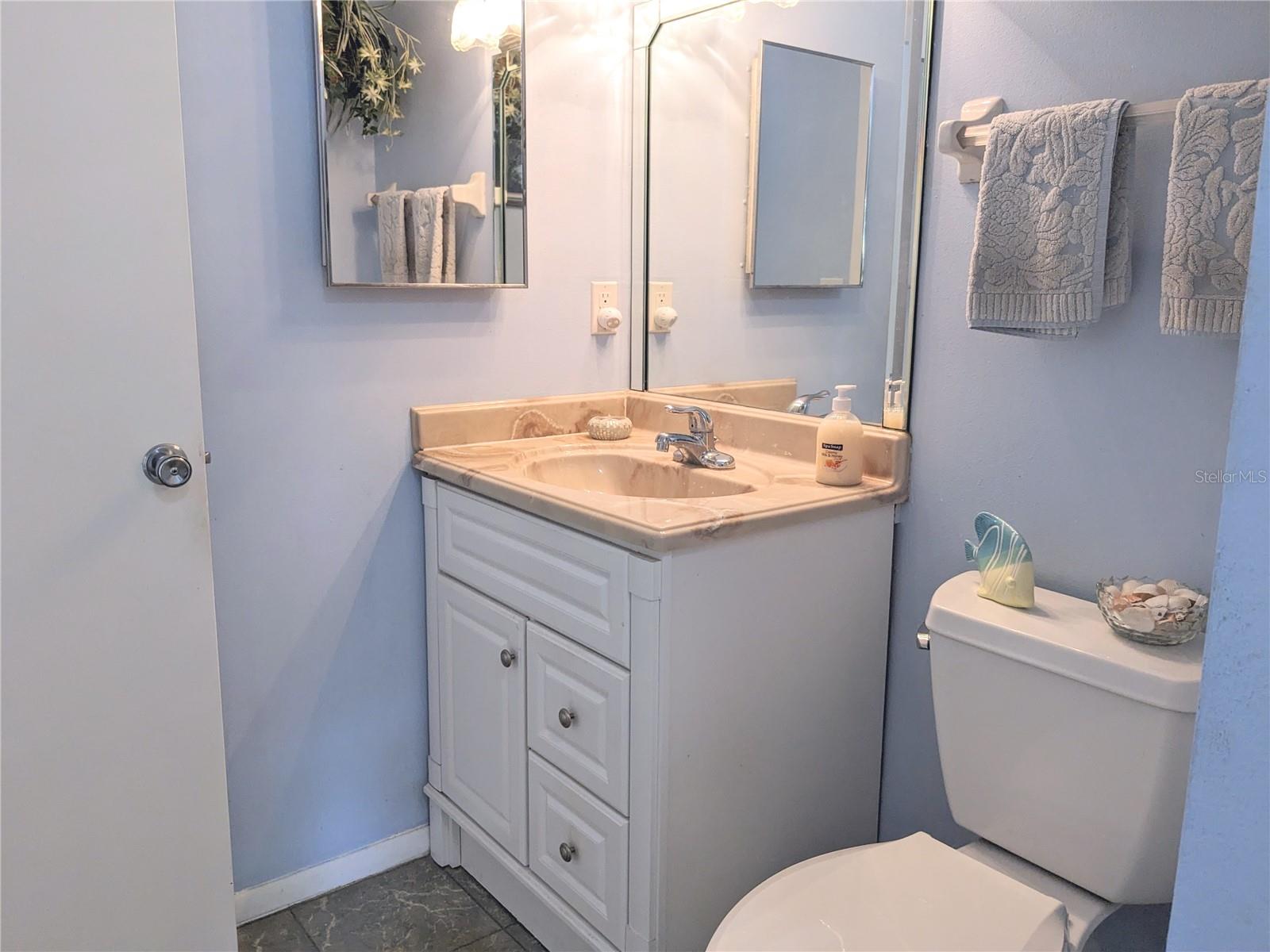 BAYSHORE ON THE LAKE APTS II SEC 3 - Residential