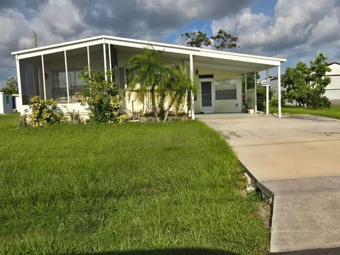 Photo of 1363 Seagull Drive, Englewood, FL 34224 (MLS # D6143234)