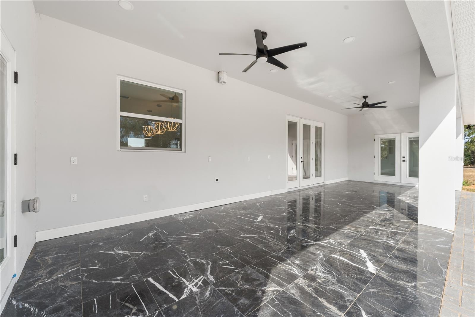 VIA PARADISUS PH III B - Residential