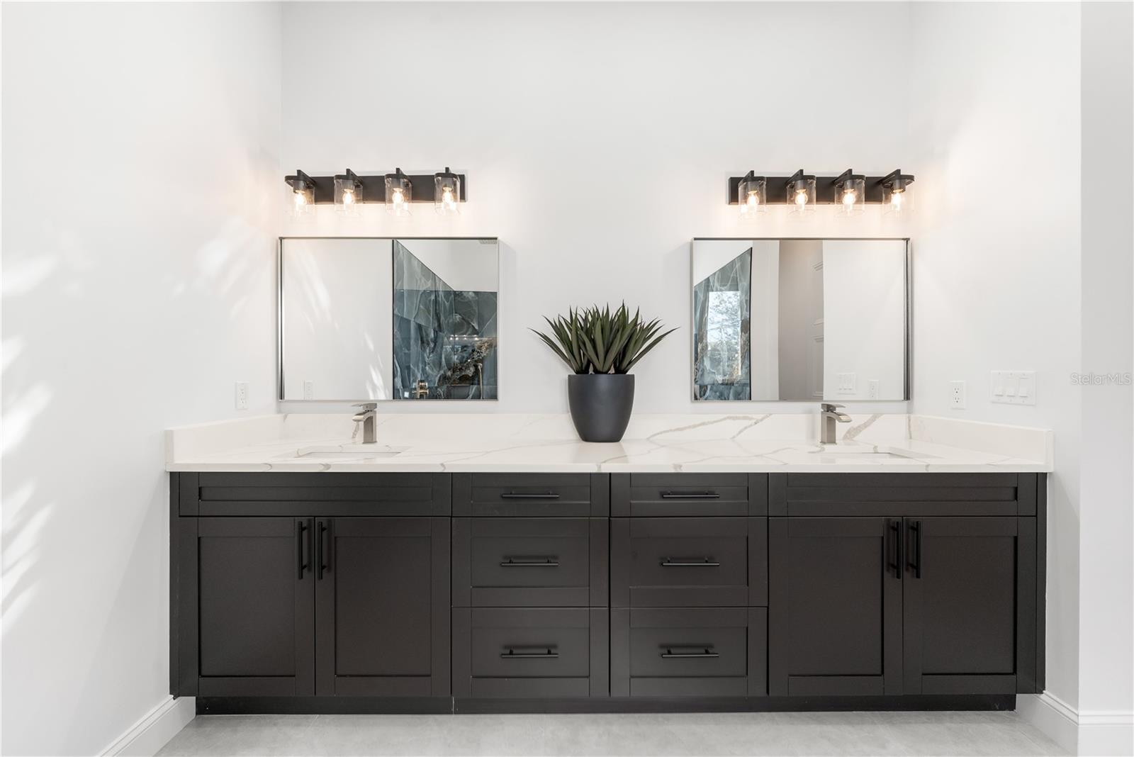 VIA PARADISUS PH III B - Residential