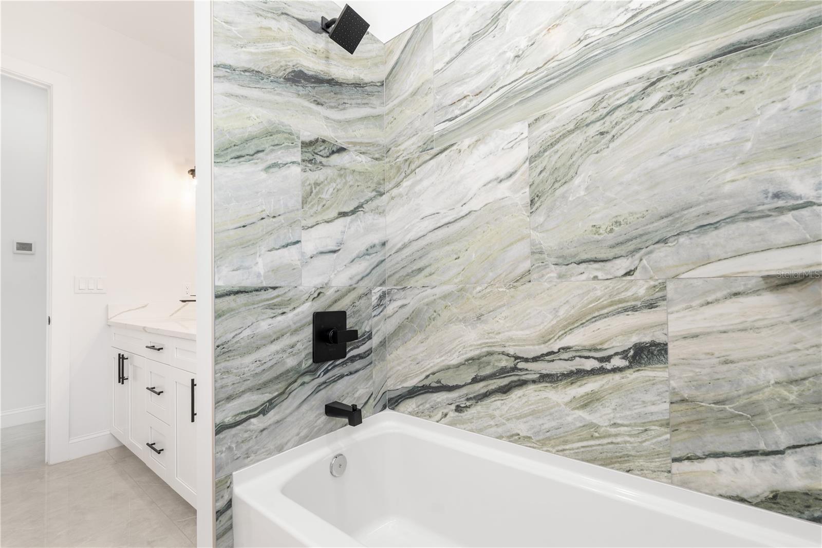 VIA PARADISUS PH III B - Residential