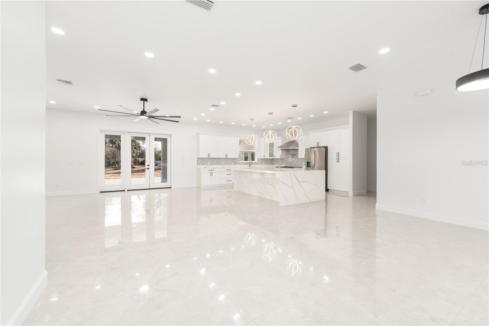 VIA PARADISUS PH III B - Residential