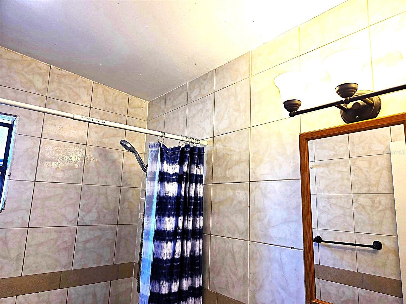 CRESTRIDGE - Residential Lease