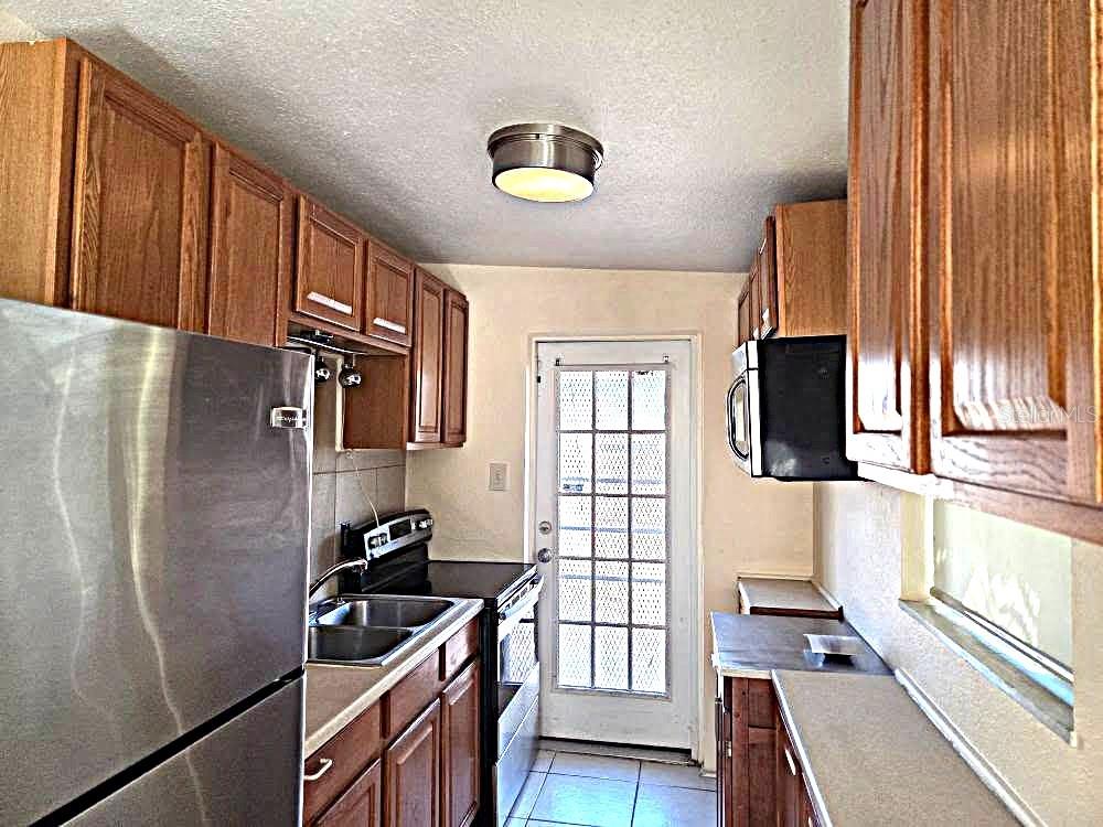 CRESTRIDGE - Residential Lease