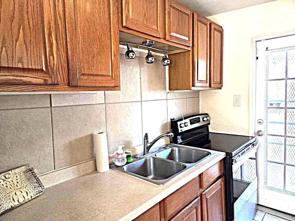 CRESTRIDGE - Residential Lease