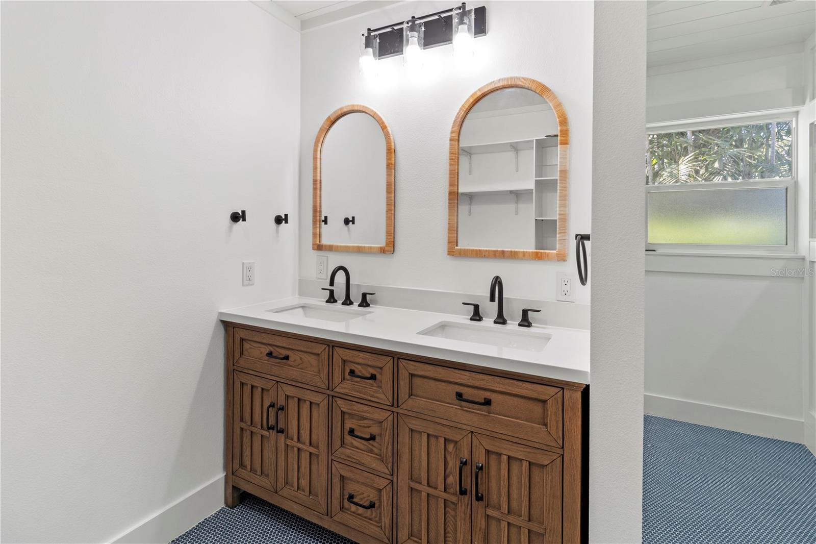 HOLMES BEACH 12TH UNIT - Residential