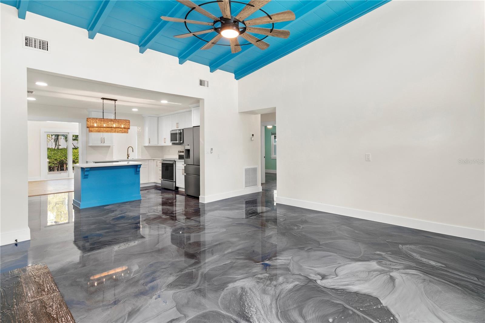 HOLMES BEACH 12TH UNIT - Residential