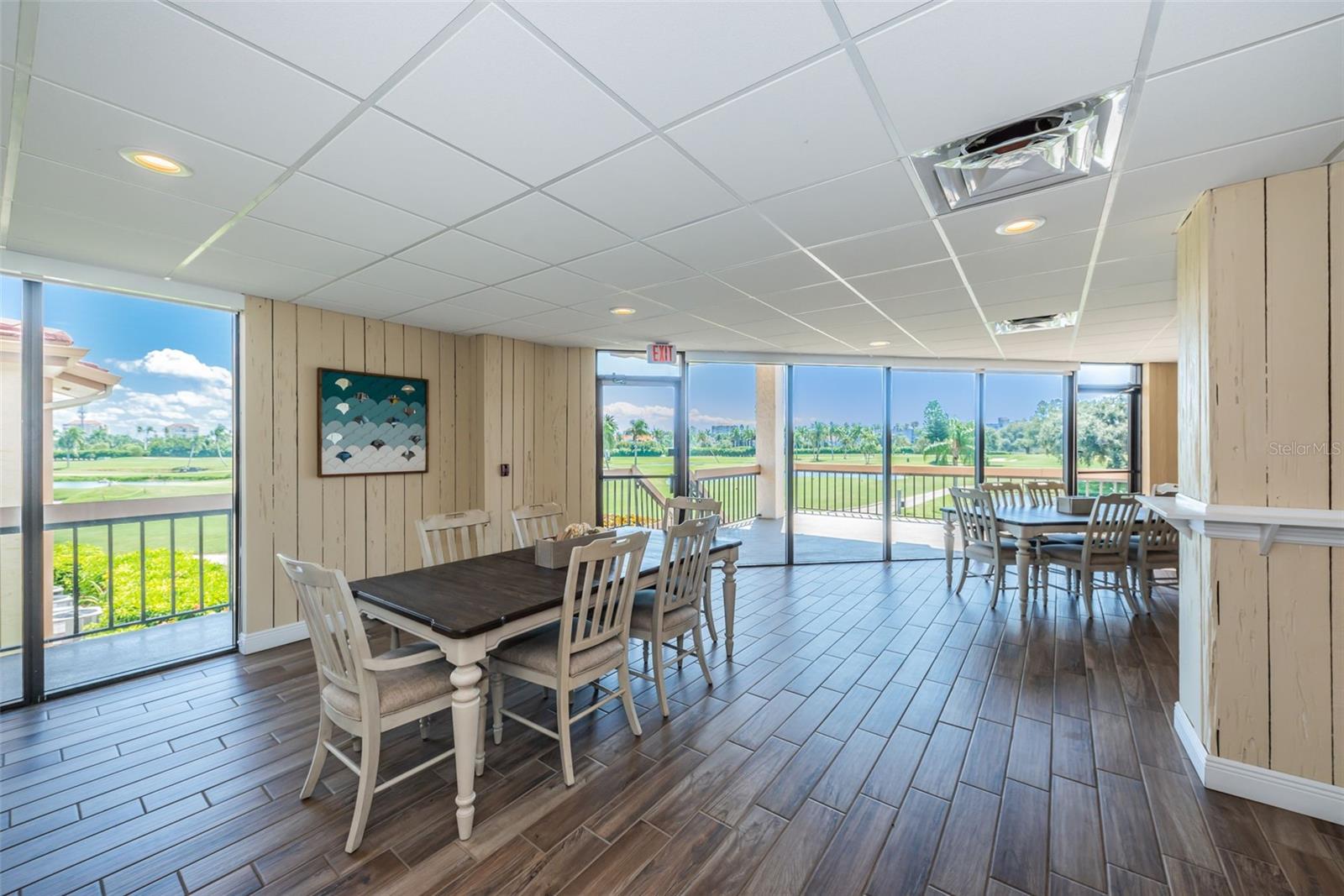 CASA DEL MAR CONDO III - Residential