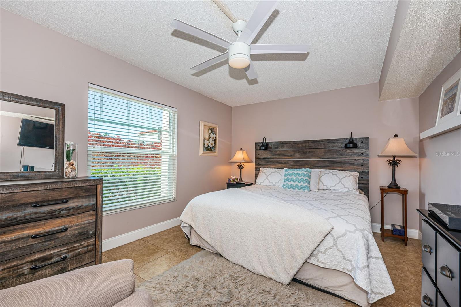 CASA DEL MAR CONDO III - Residential