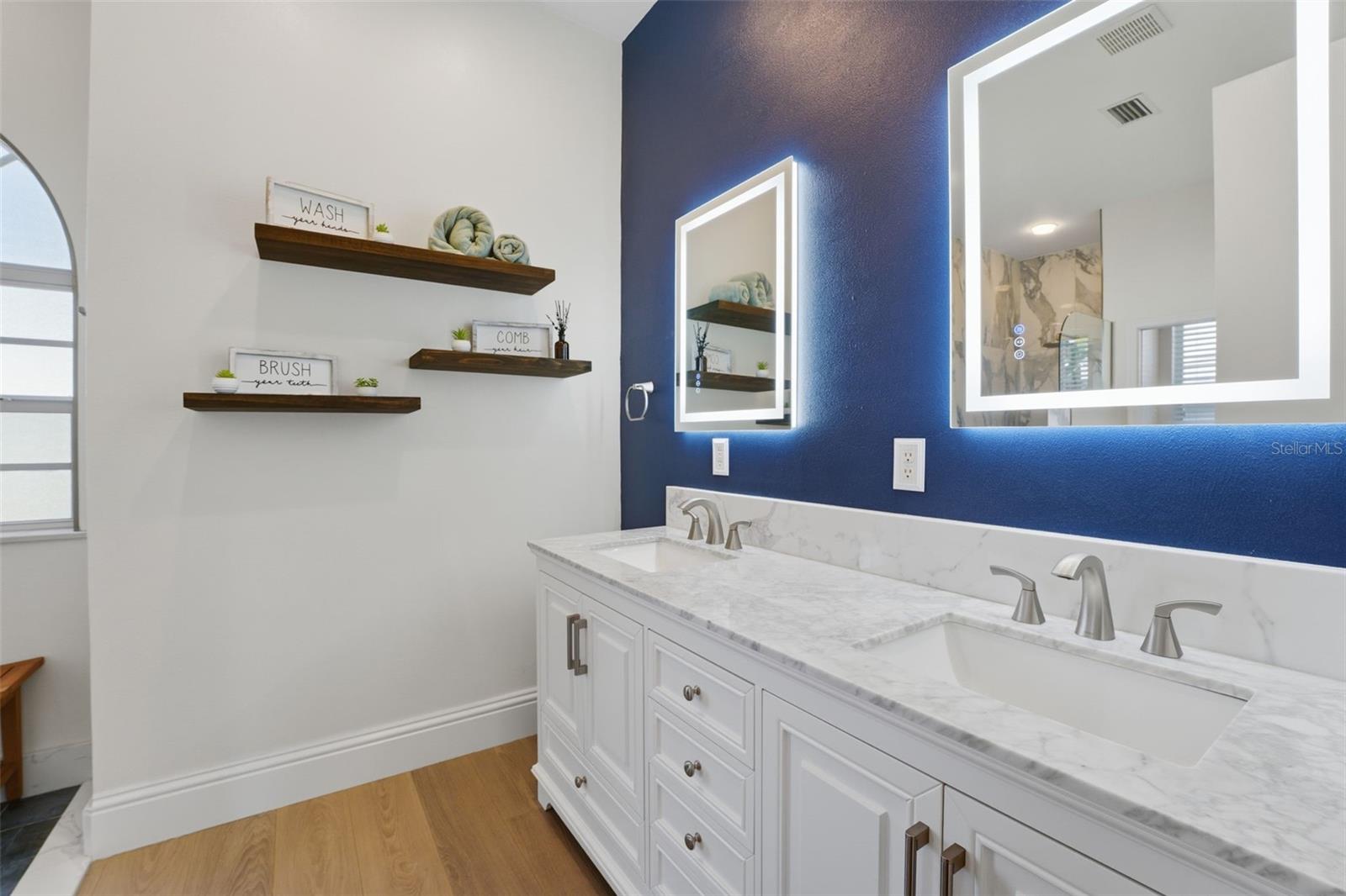 RIVERWOOD - Residential