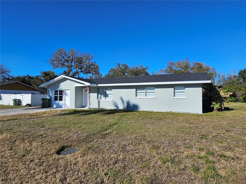 Photo of 1621 17th Street E, Bradenton, FL 34208 (MLS # S5144742)