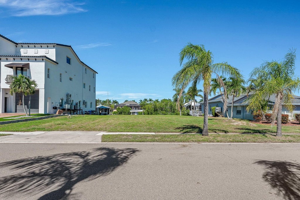 Photo of 6508 Blackfin Way, Apollo Beach, FL 33572 (MLS # TB8556825)
