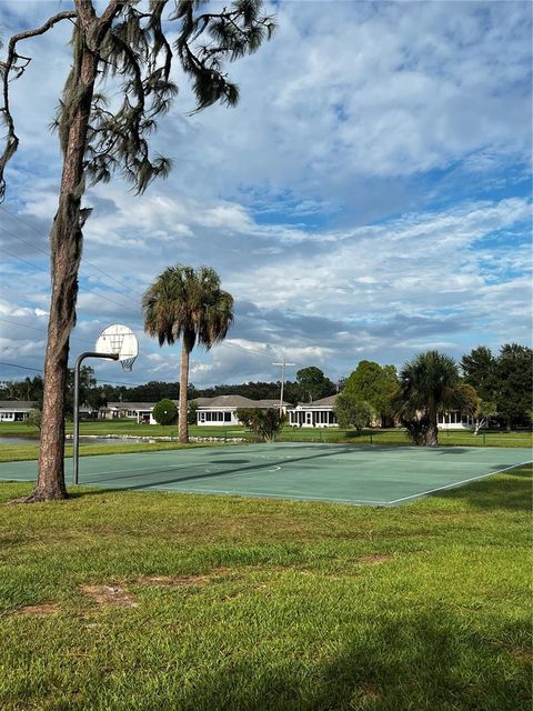 A home in LAKE WALES