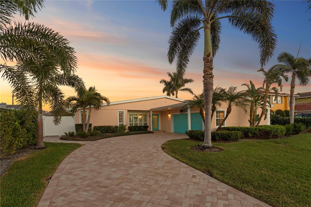 Photo of 3943 Fontainebleau Drive, Tampa, FL 33634 (MLS # TB8431085)