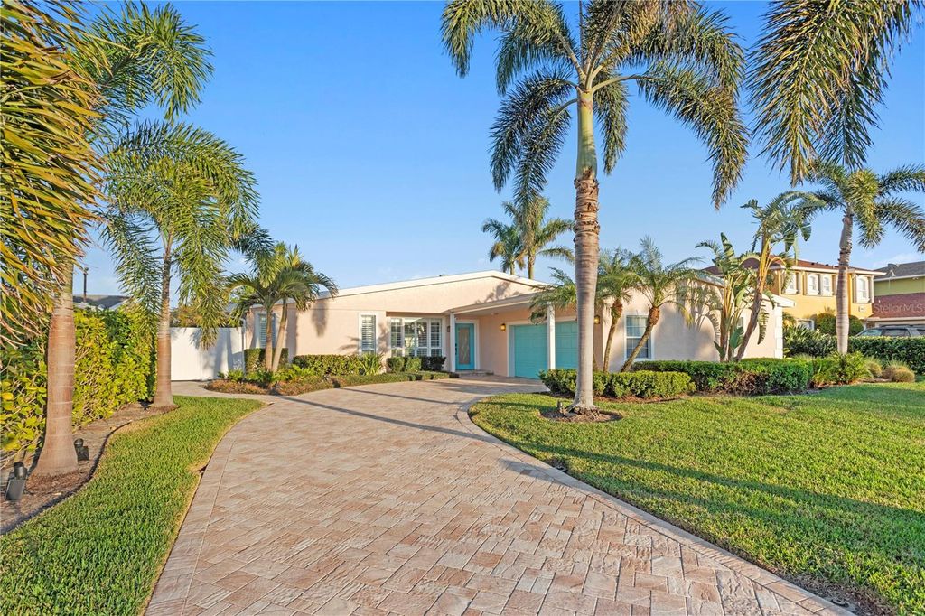 Photo of 3943 Fontainebleau Drive, Tampa, FL 33634 (MLS # TB8431085)