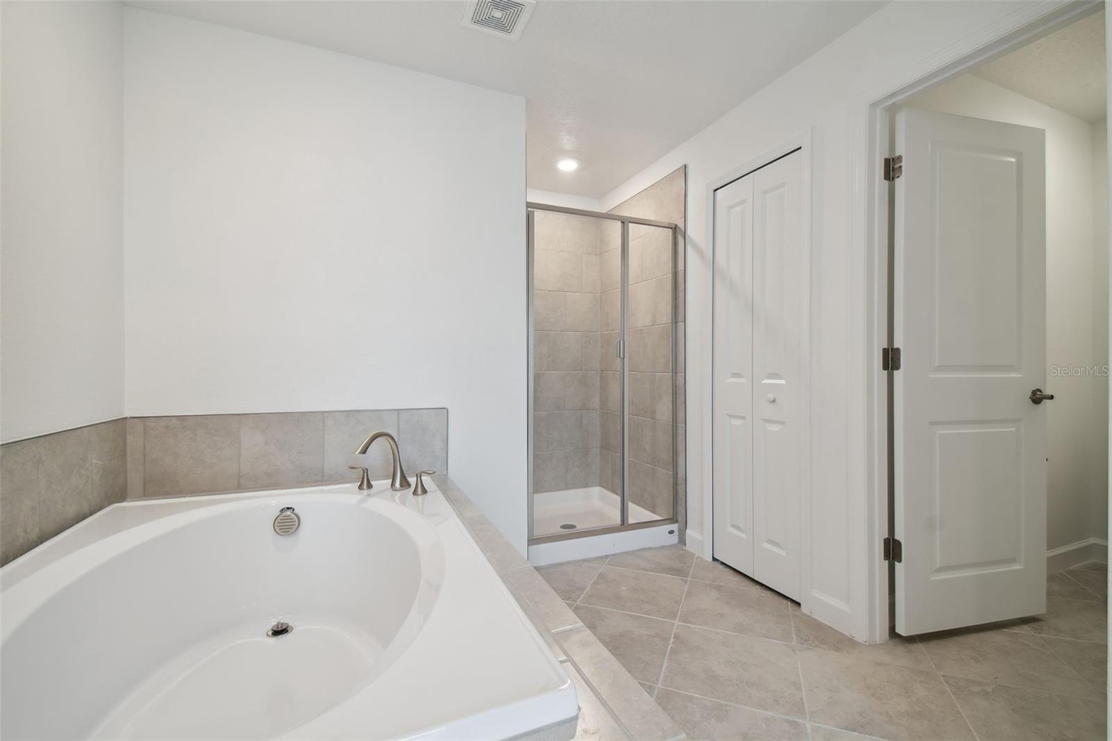 BRYANT SQUARE - Residential Lease