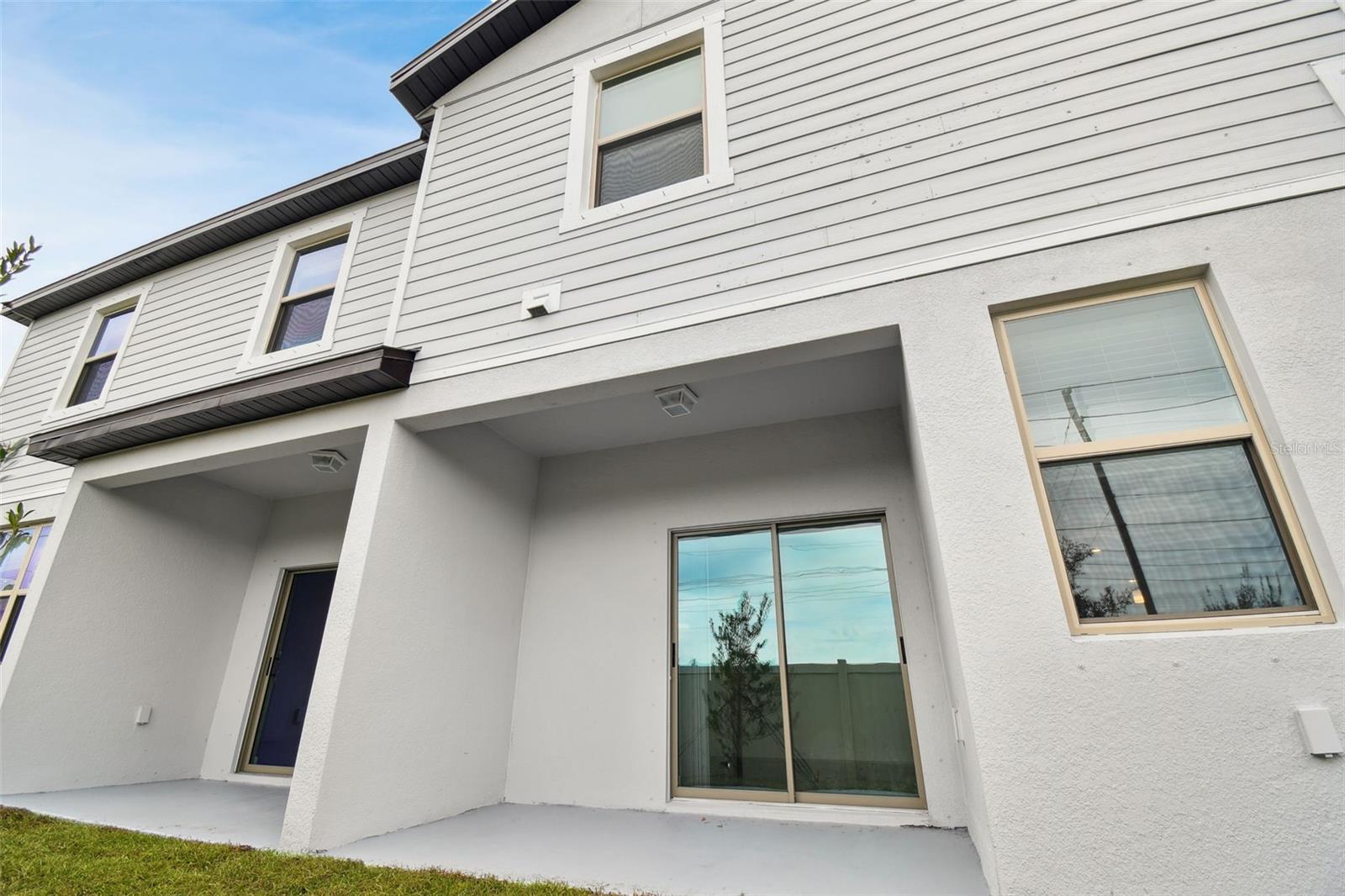 BRYANT SQUARE - Residential Lease