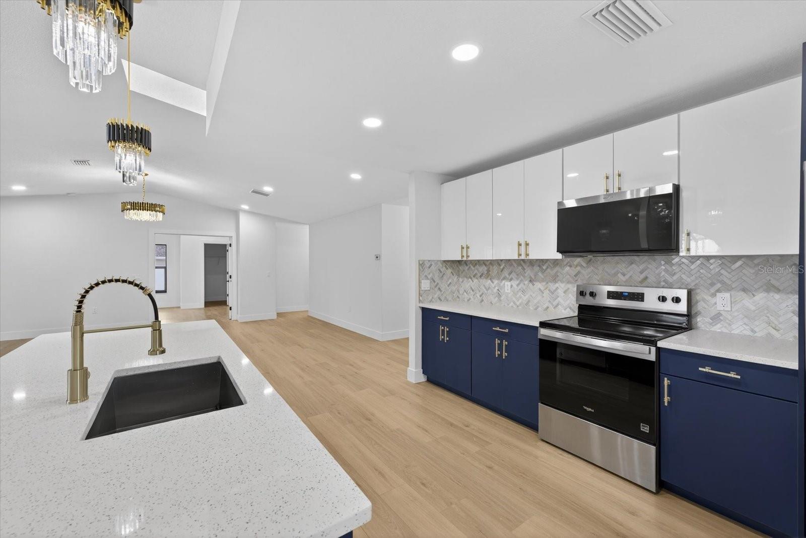 BERKELEY MANOR PH I - Residential