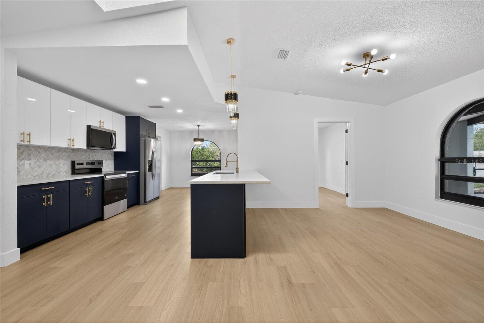 BERKELEY MANOR PH I - Residential