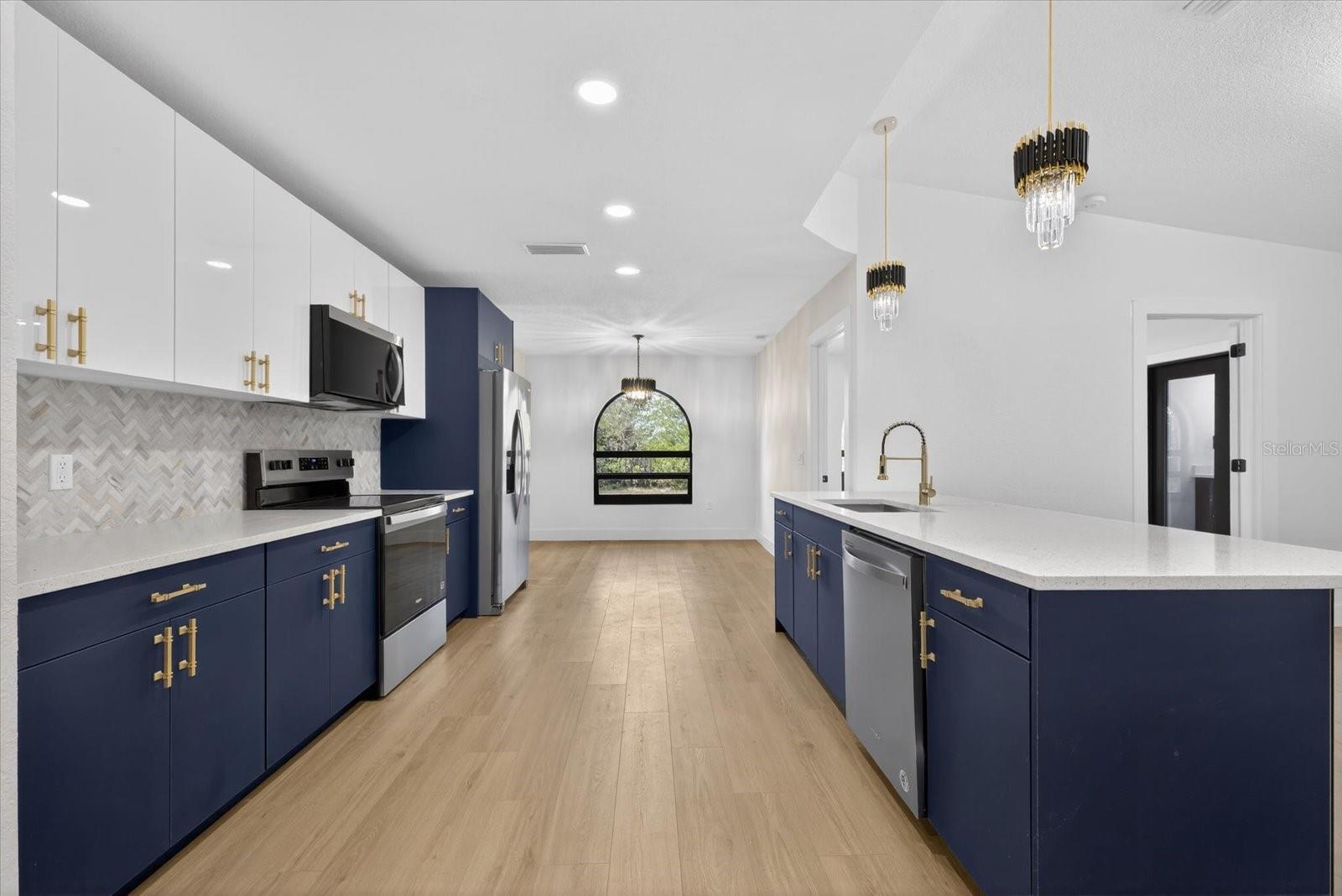 BERKELEY MANOR PH I - Residential