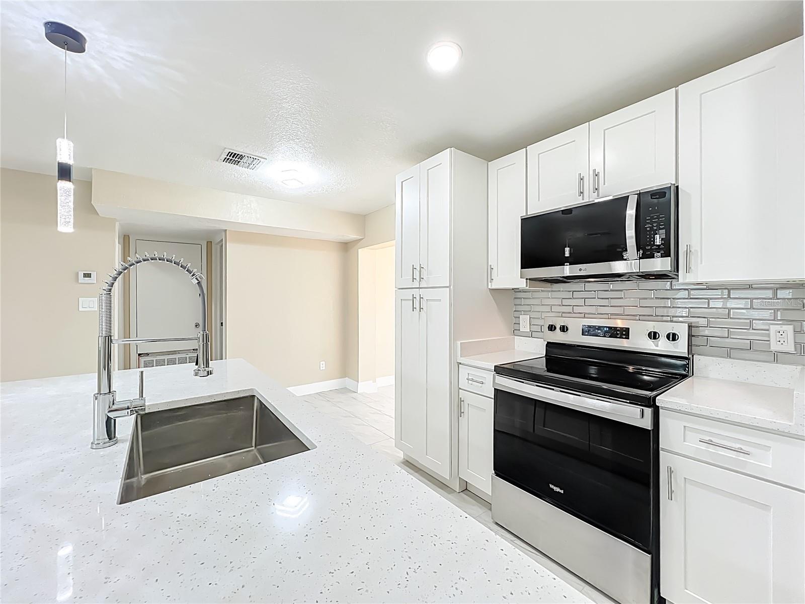 IMPERIAL ESTATES - Residential