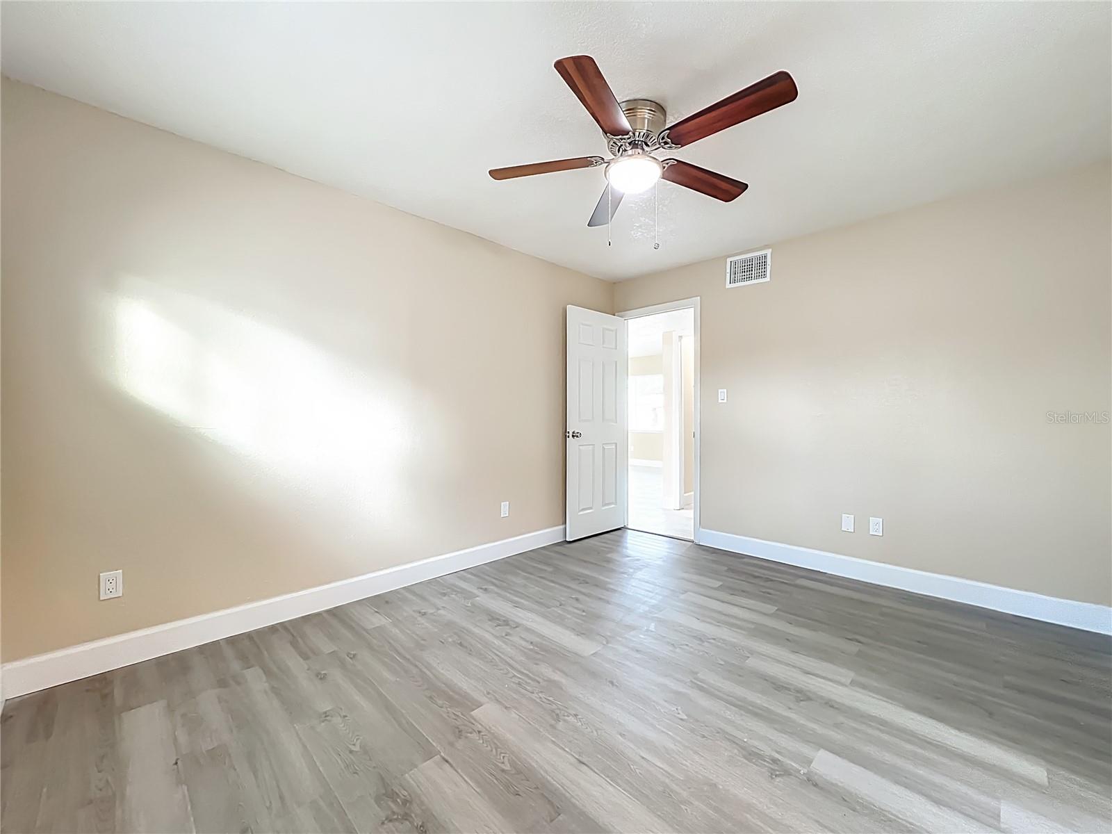 IMPERIAL ESTATES - Residential