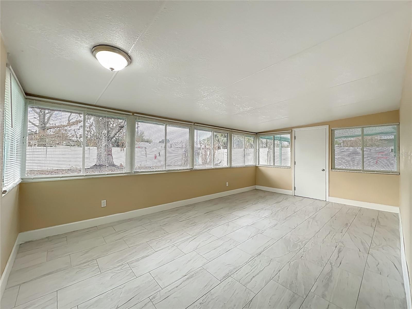 IMPERIAL ESTATES - Residential