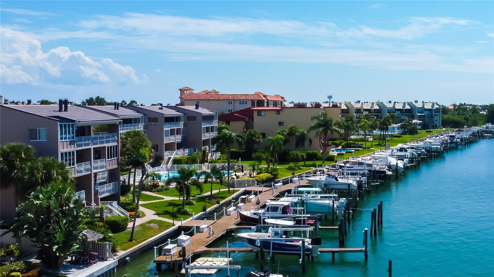 936 PINELLAS BAYWAY S T-7
