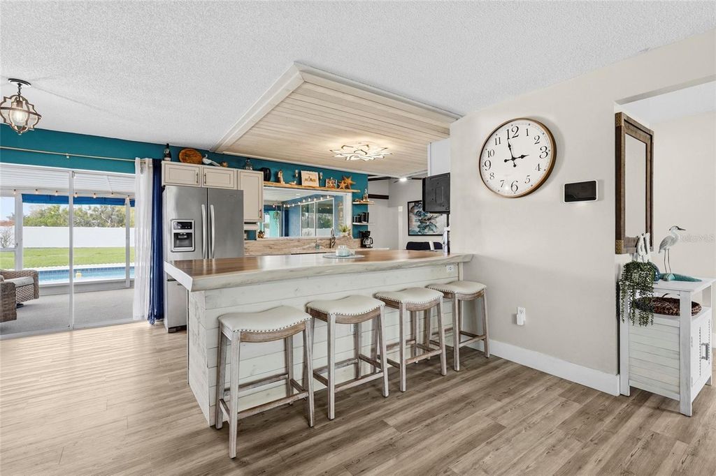 Photo of 7320 Meadowbrook Drive, Sarasota, FL 34243 (MLS # A4686069)