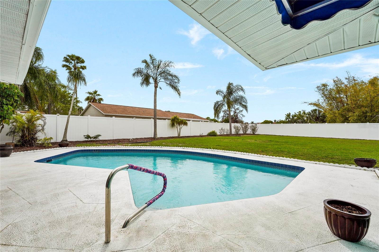 7320 MEADOWBROOK DRIVE