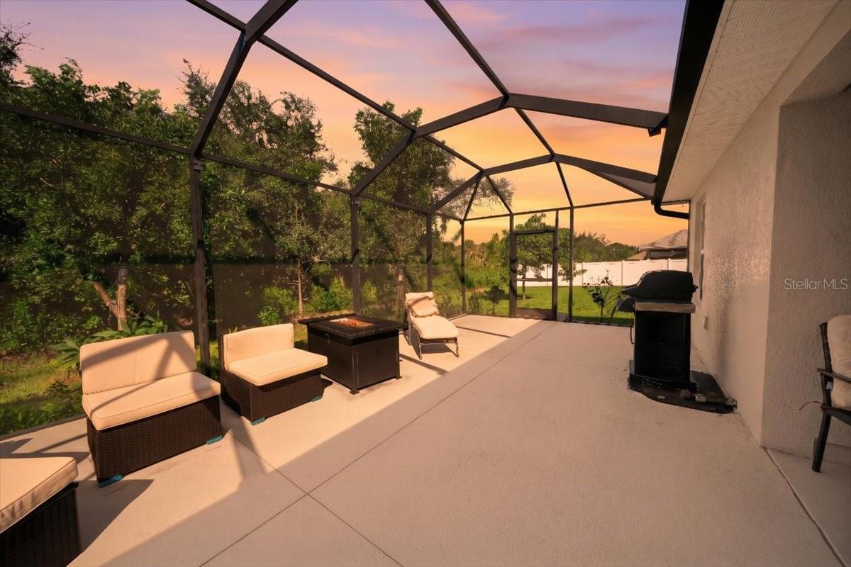 2588 AVERLAND LOOP