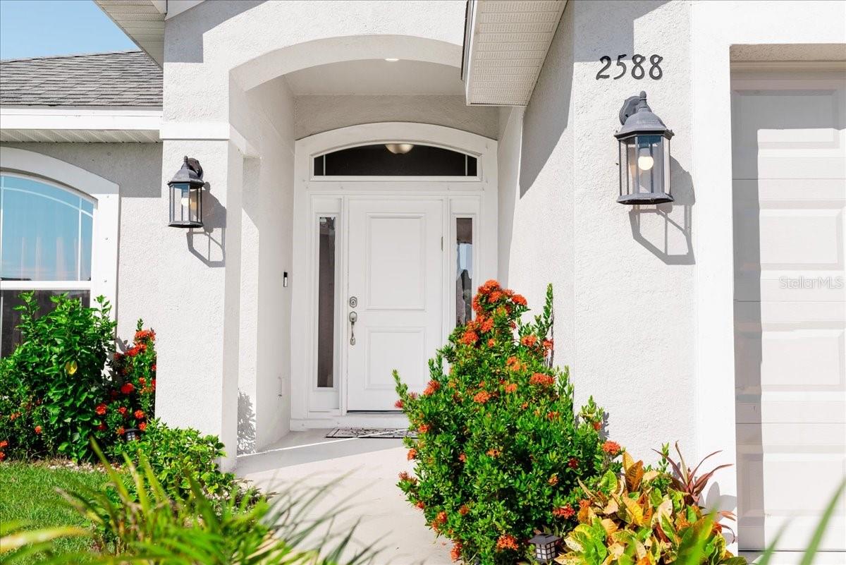2588 AVERLAND LOOP